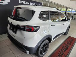 RENAULT TRIBER 1.0L TECHNO 2025